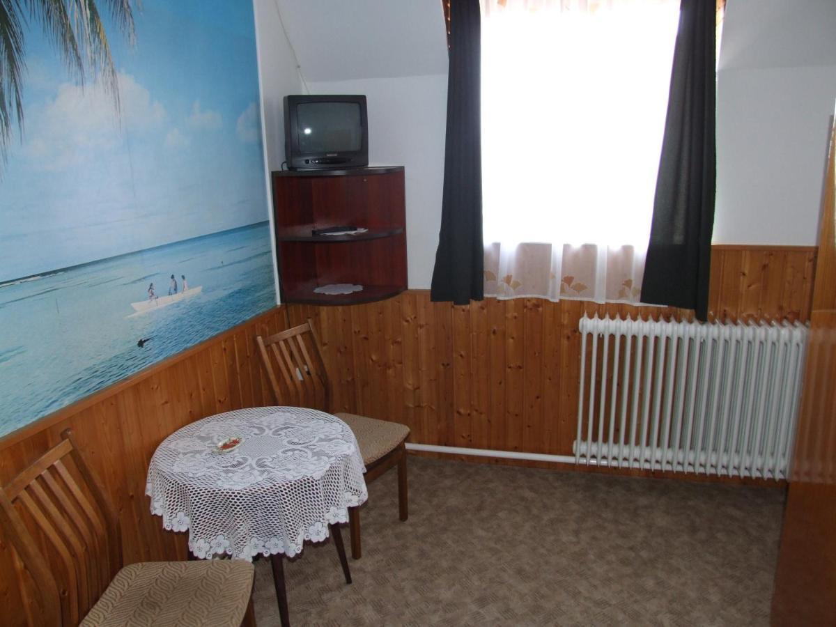 Revesz Vendeghaz Hotel Harkany Exterior photo