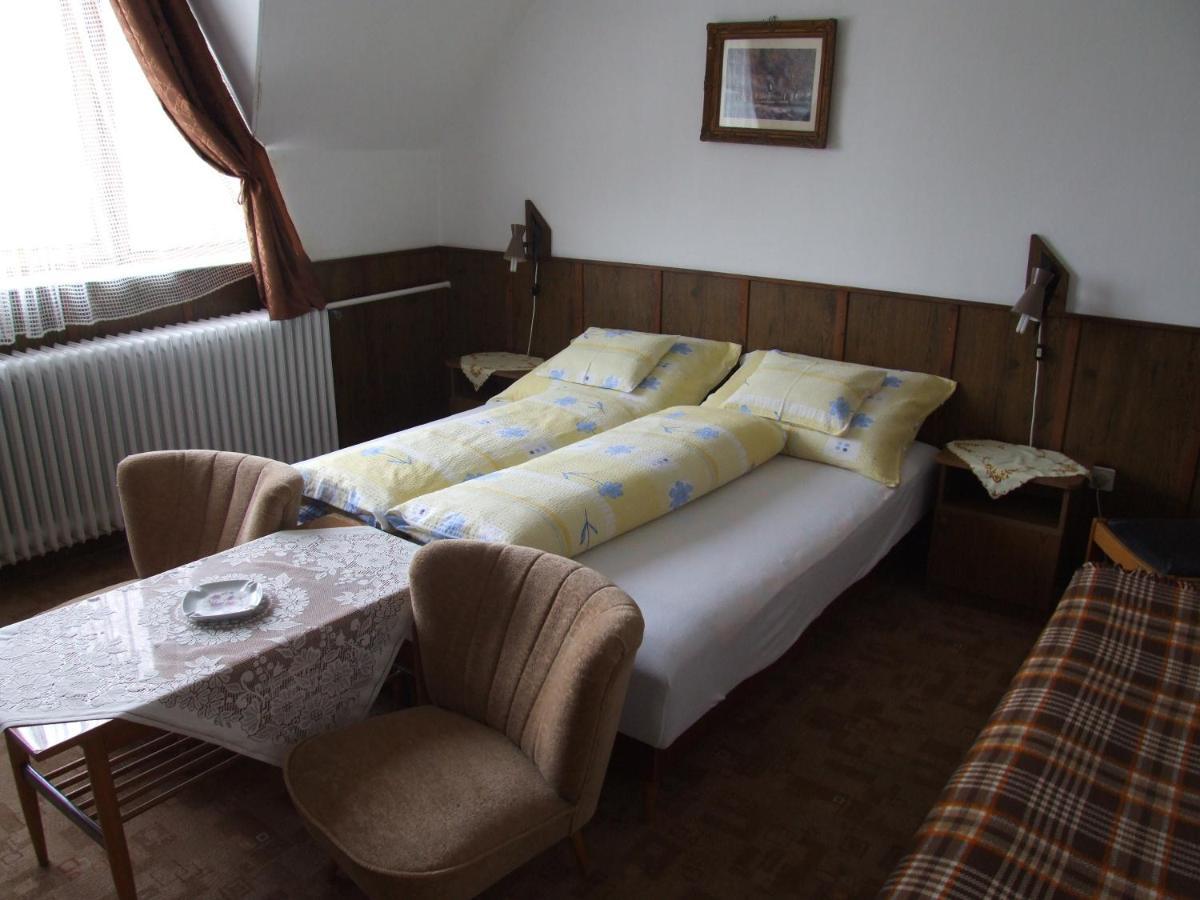Revesz Vendeghaz Hotel Harkany Room photo